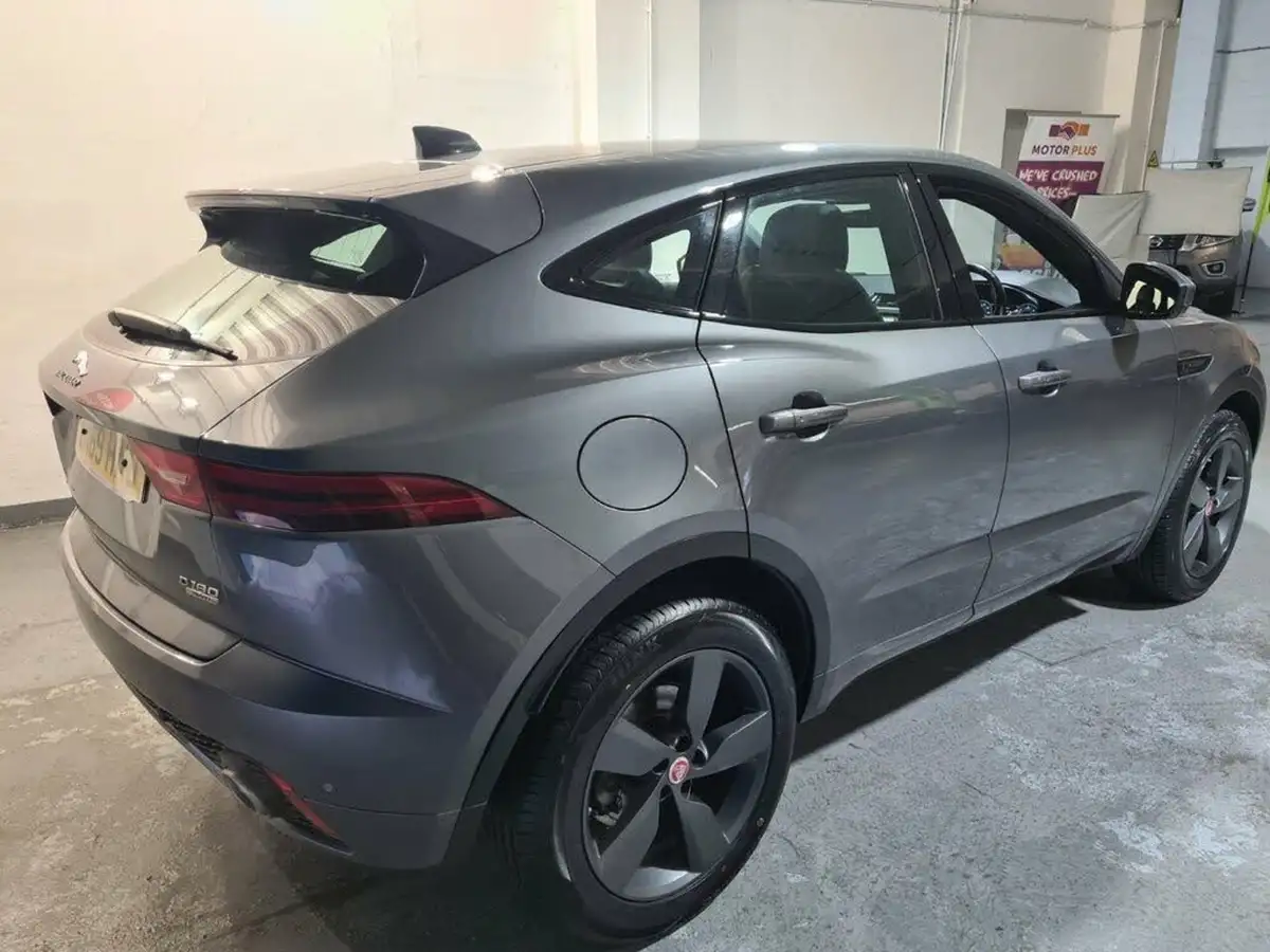 2019-jaguar-e-pace-20-i4d-chequered-flag-180ps-big-2