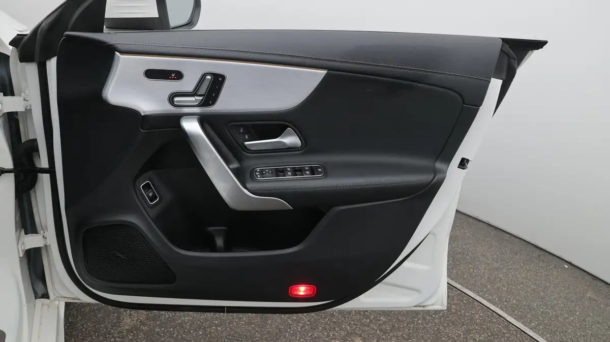 2020-mercedes-benz-cla-13-cla-180-amg-line-premium-plus-coupe-4d-big-15