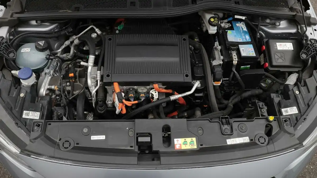 2022-vauxhall-corsa-e-sri-premium-big-19