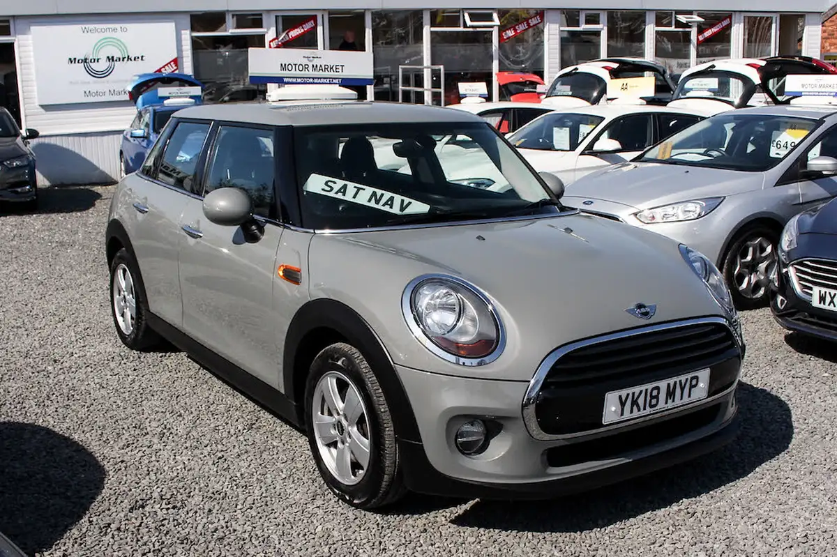 2018-mini-cooper-15-cooper-series-ii-ss-hatchback-5d-big-3