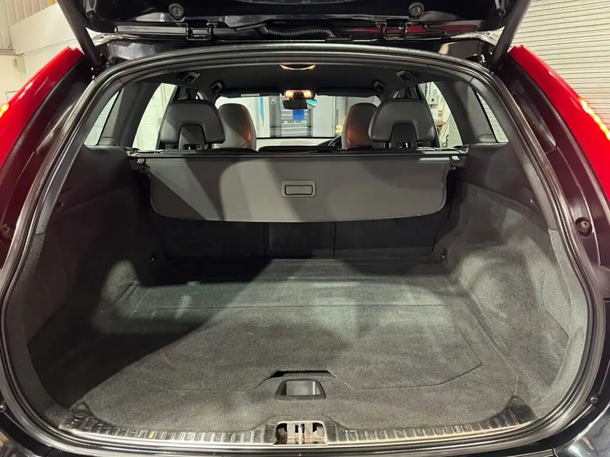 2014-volvo-xc60-24td-d5-r-design-lux-215bhp-geartronic-big-15