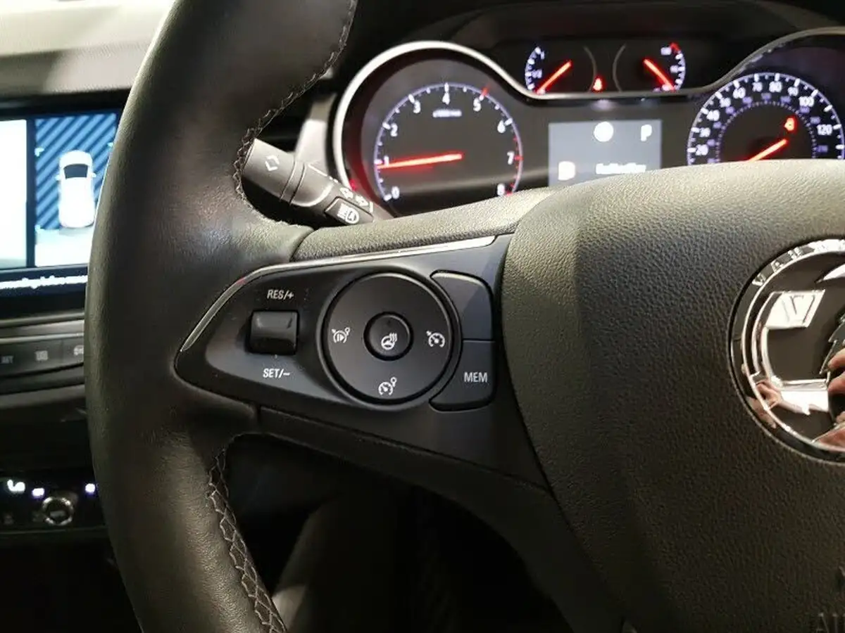 2021-vauxhall-crossland-15-elite-edition-120ps-auto-big-13