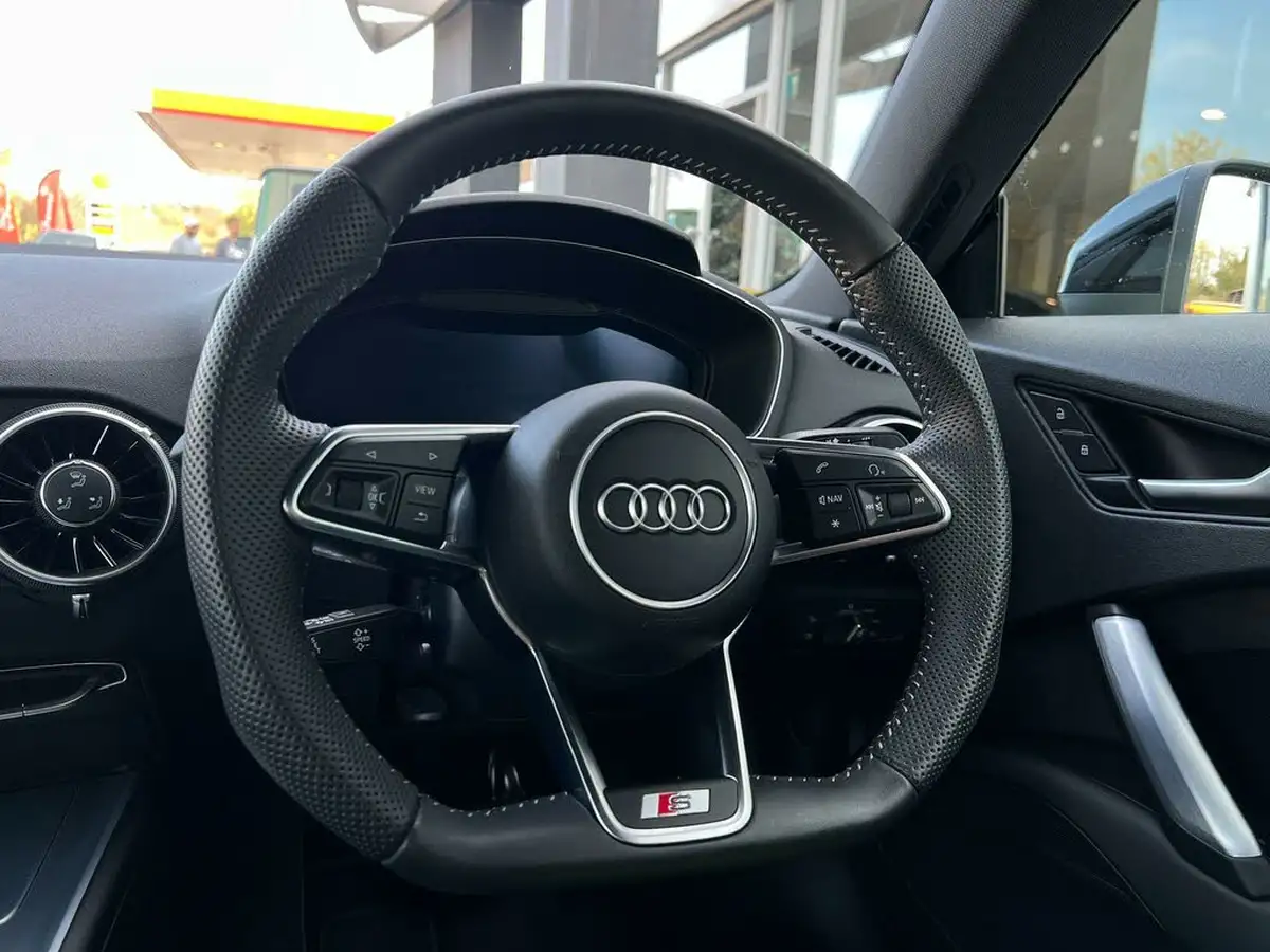 2023-audi-tt-coupe-20-40-tfsi-black-edition-big-14