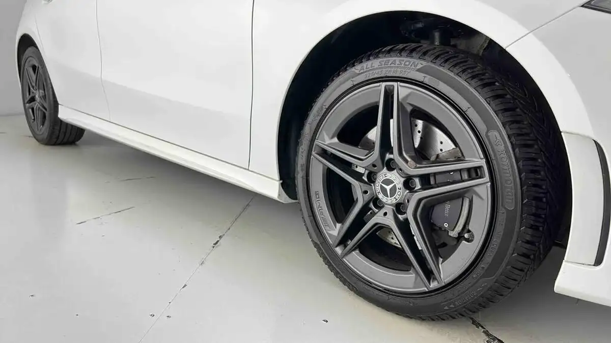 2021-mercedes-benz-a-class-13-a250e-amg-line-executive-hatchback-5d-big-26
