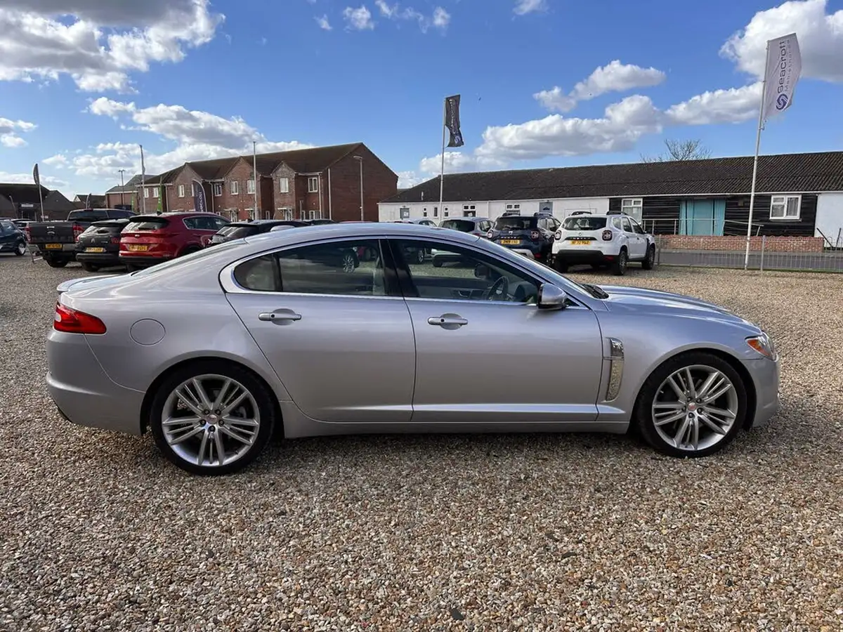 2010-jaguar-xf-30td-s-portfolio-big-4