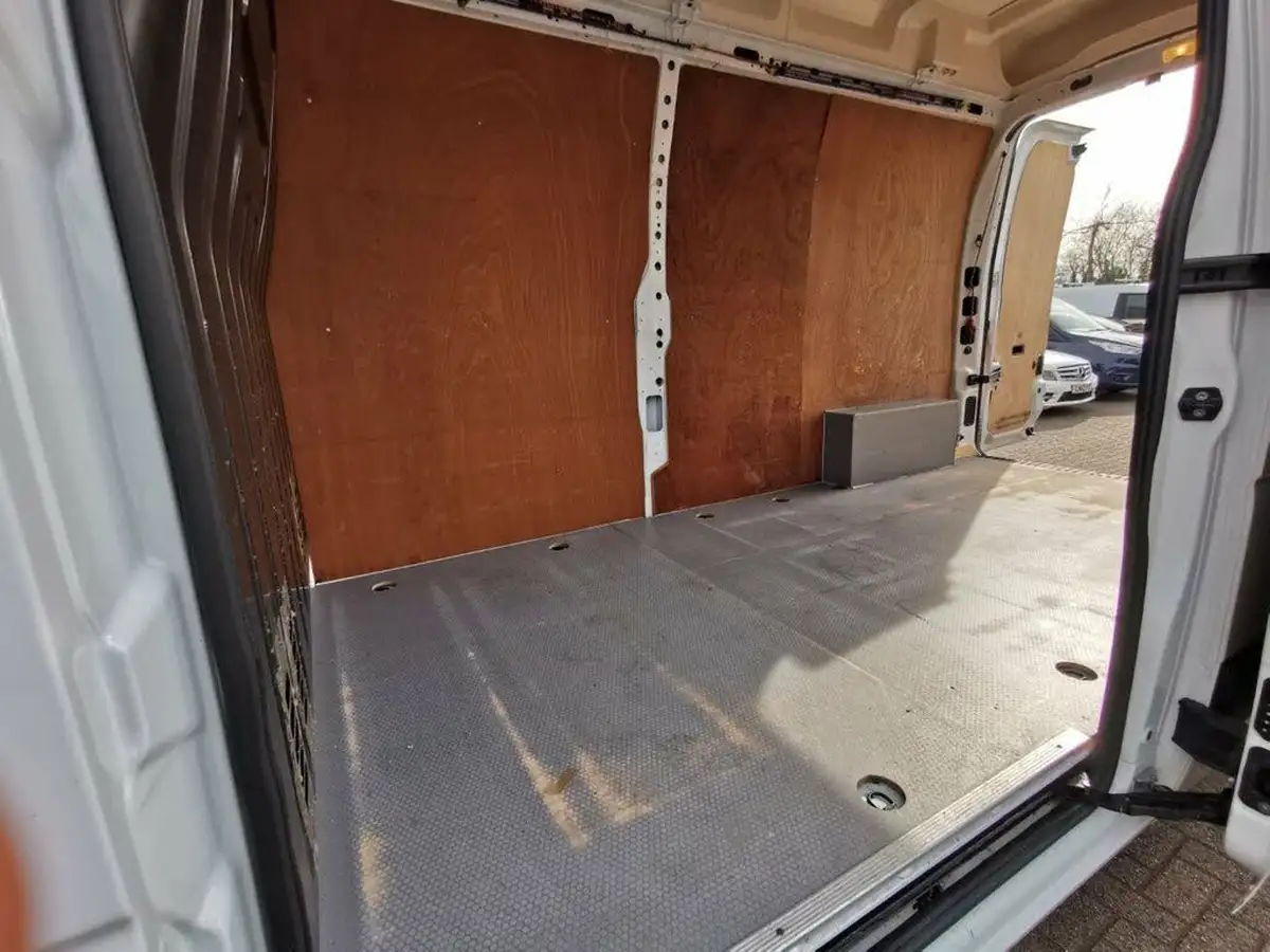 2019-renault-master-big-22