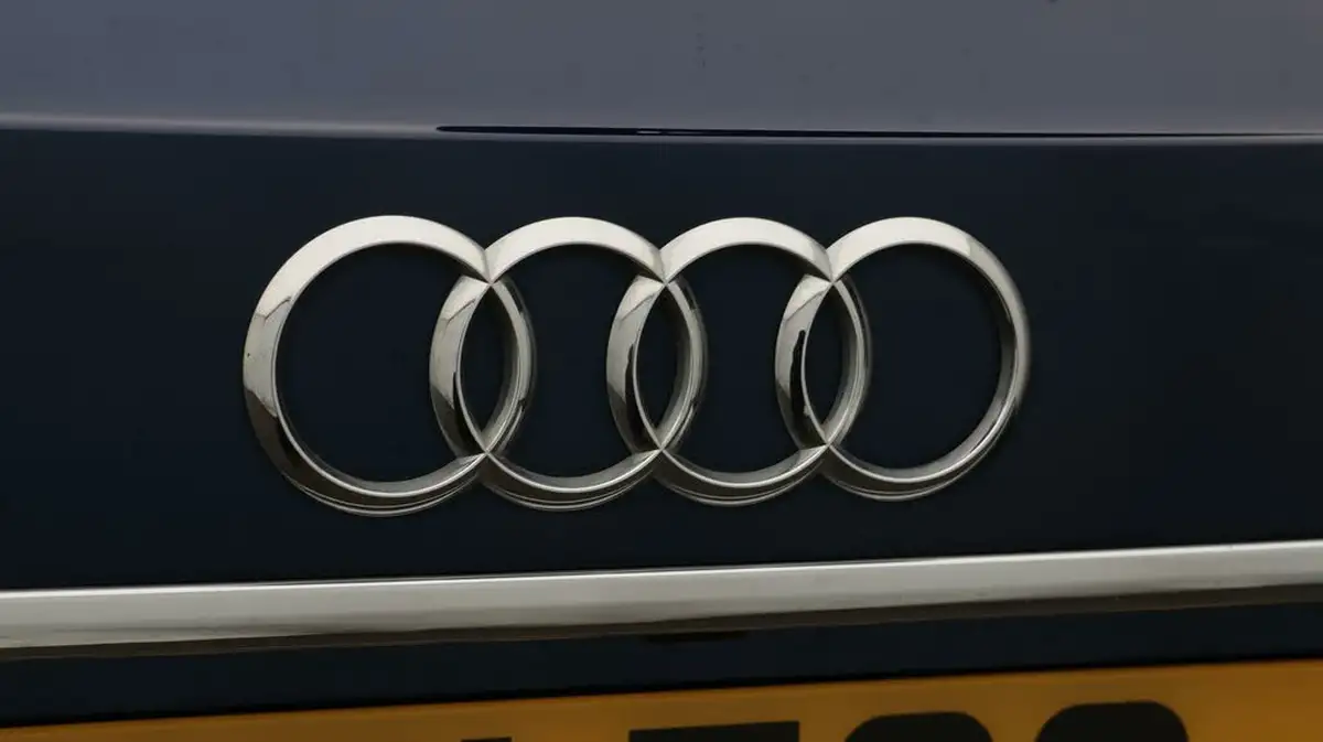 2022-audi-a4-avant-20-35-tfsi-s-line-tronic-big-22