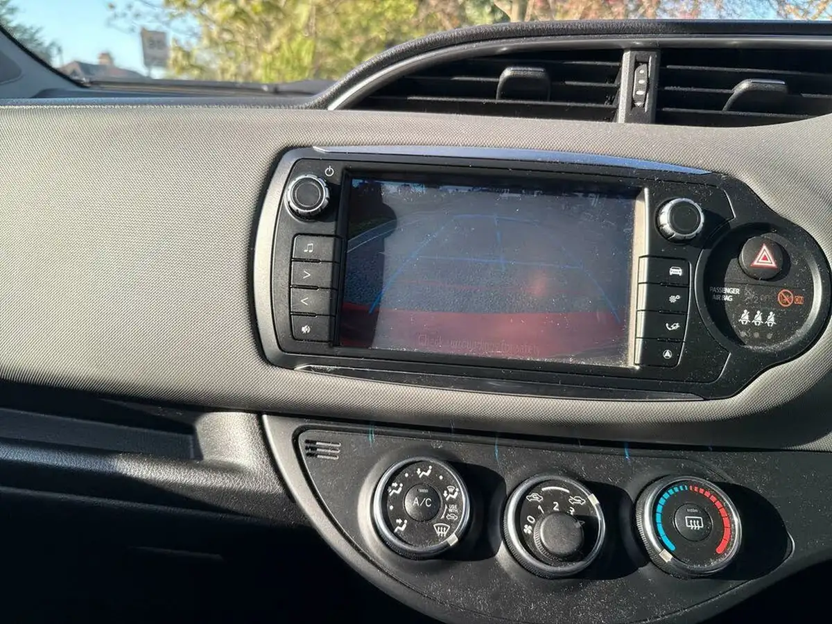 2015-toyota-yaris-133-sport-big-18