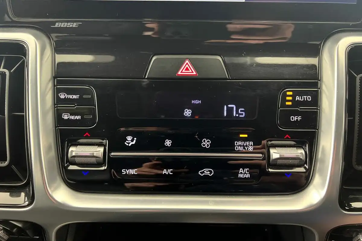 2022-kia-sorento-16-t-gdi-4-226bhp-hev-big-13