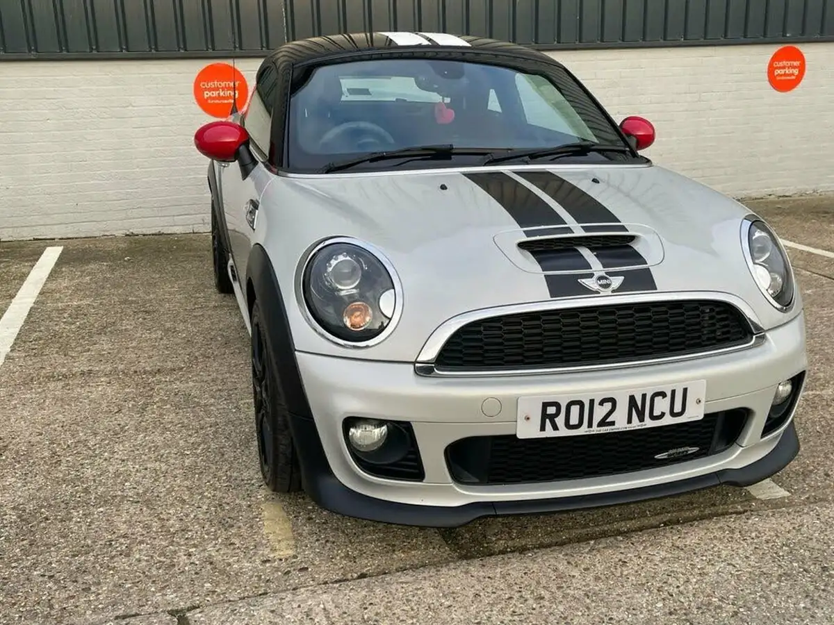 2012-mini-cooper-16-john-cooper-works-chili-coupe-3d-big-68