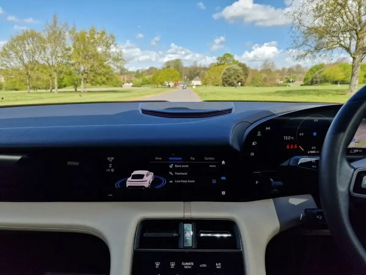 2020-porsche-taycan-e-4s-571ps-performance-battery-plus-big-15