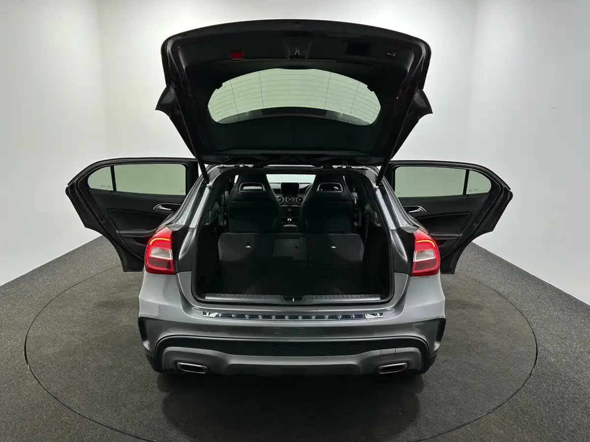 2015-mercedes-benz-gla-class-21d-gla-200d-amg-line-ss-big-41