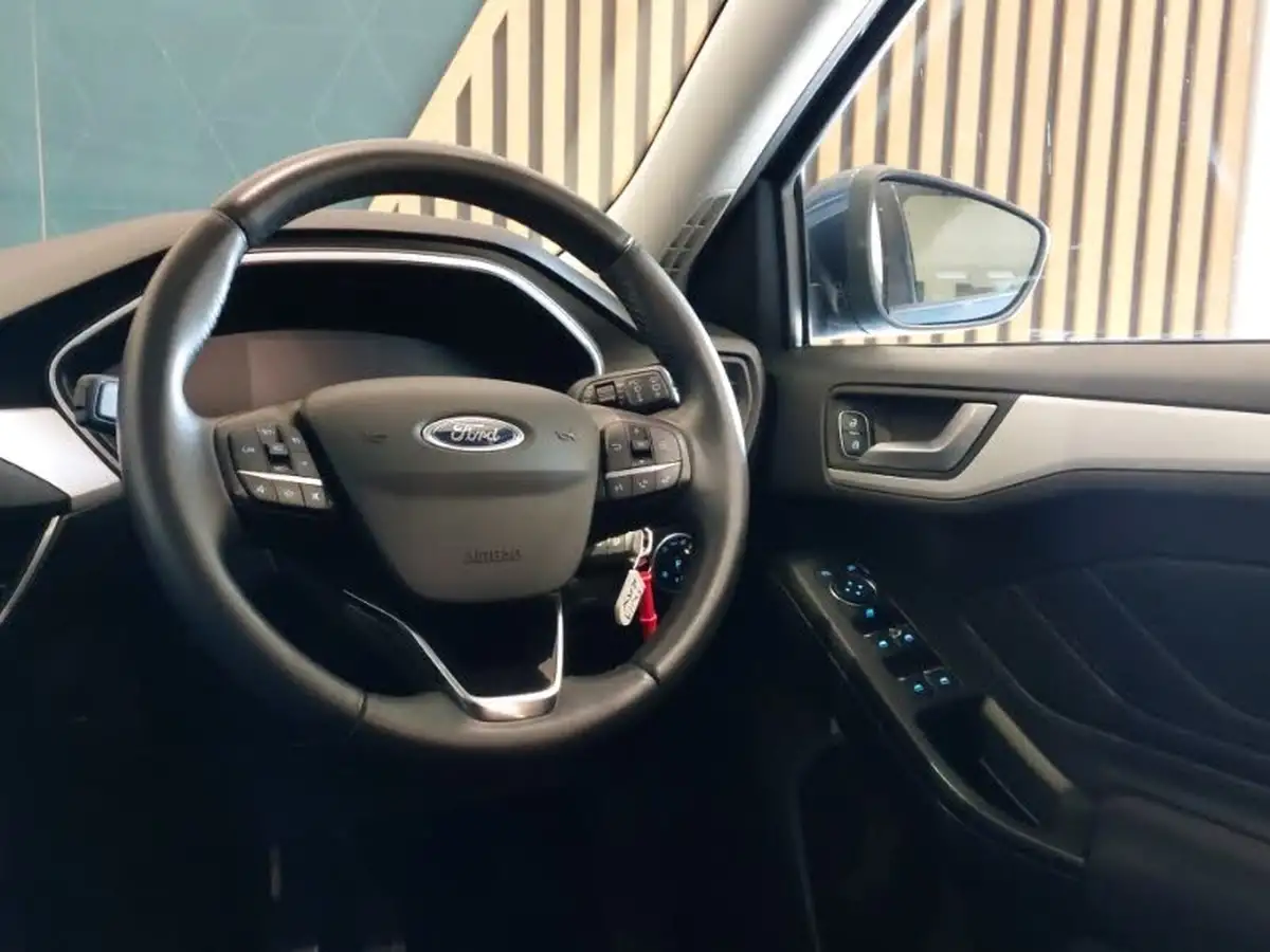 2019-ford-focus-10t-zetec-125ps-hatchback-big-9