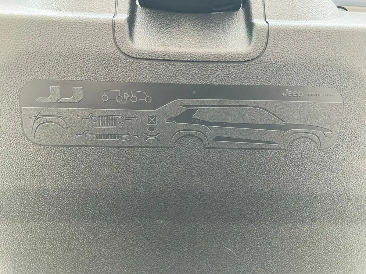 2024-jeep-avenger-e-summit-big-39