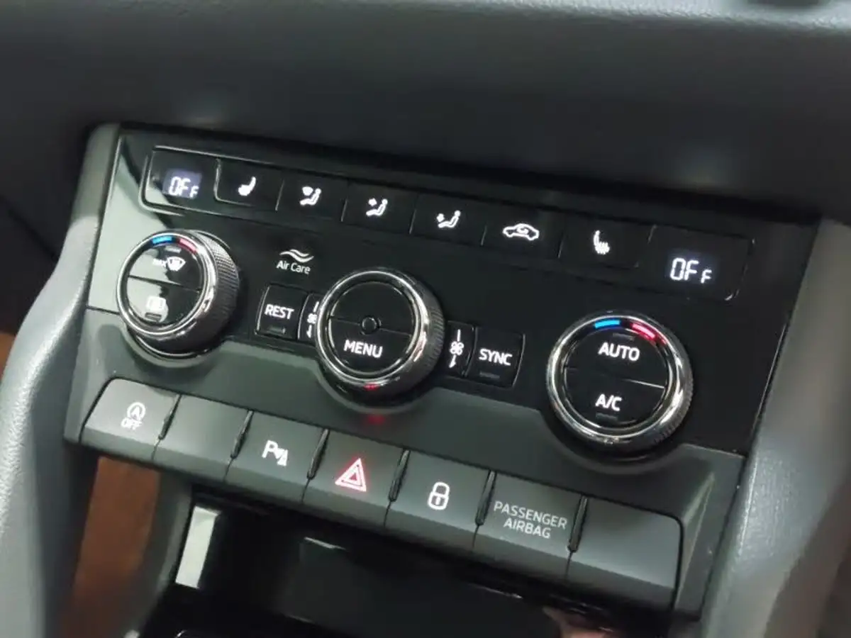 2021-skoda-kodiaq-15-tsi-se-l-dsg-big-17
