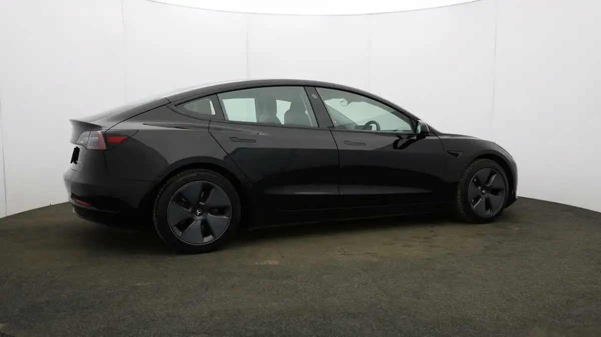 2020-tesla-model-3-e-long-range-big-48