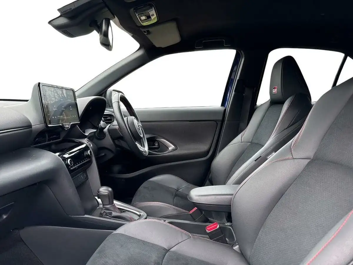 2023-toyota-yaris-cross-15-vvt-i-gr-sport-big-17