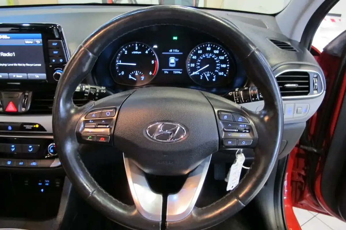 2017-hyundai-i30-16crdi-se-nav-110ps-blue-drive-hatchback-big-22