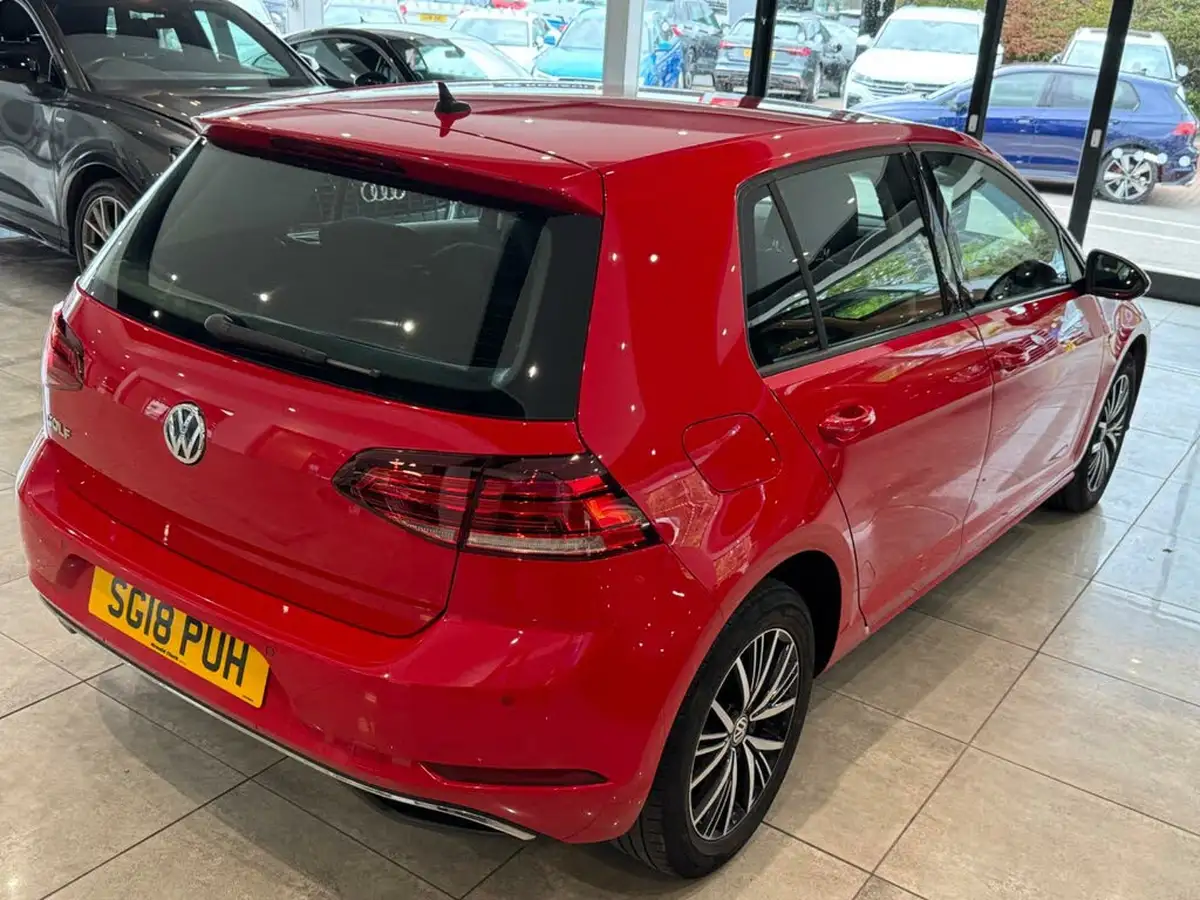 2018-volkswagen-golf-16tdi-se-nav-ss-hatchback-5d-big-7