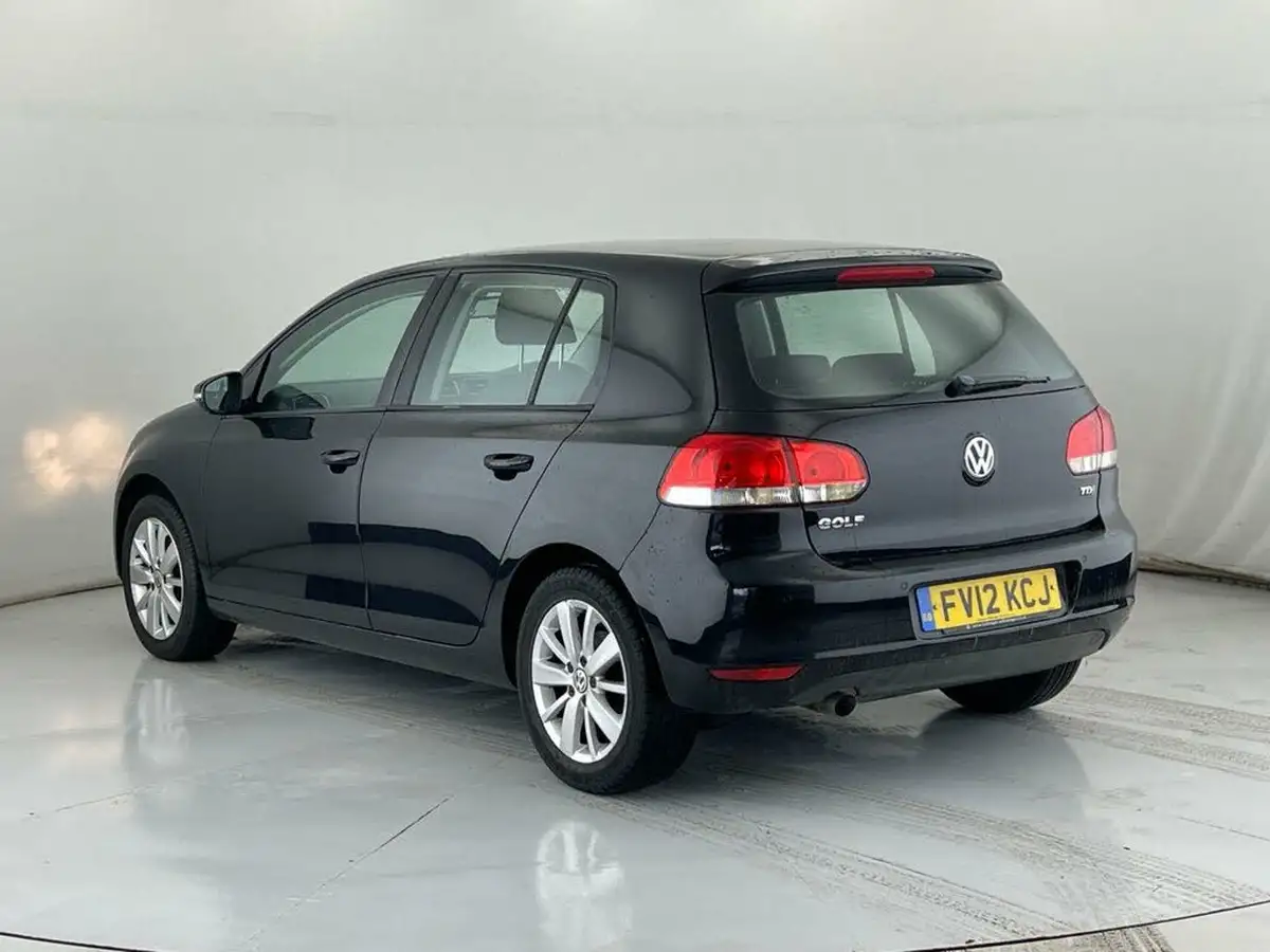 2012-volkswagen-golf-16td-match-5d-dsg-big-5