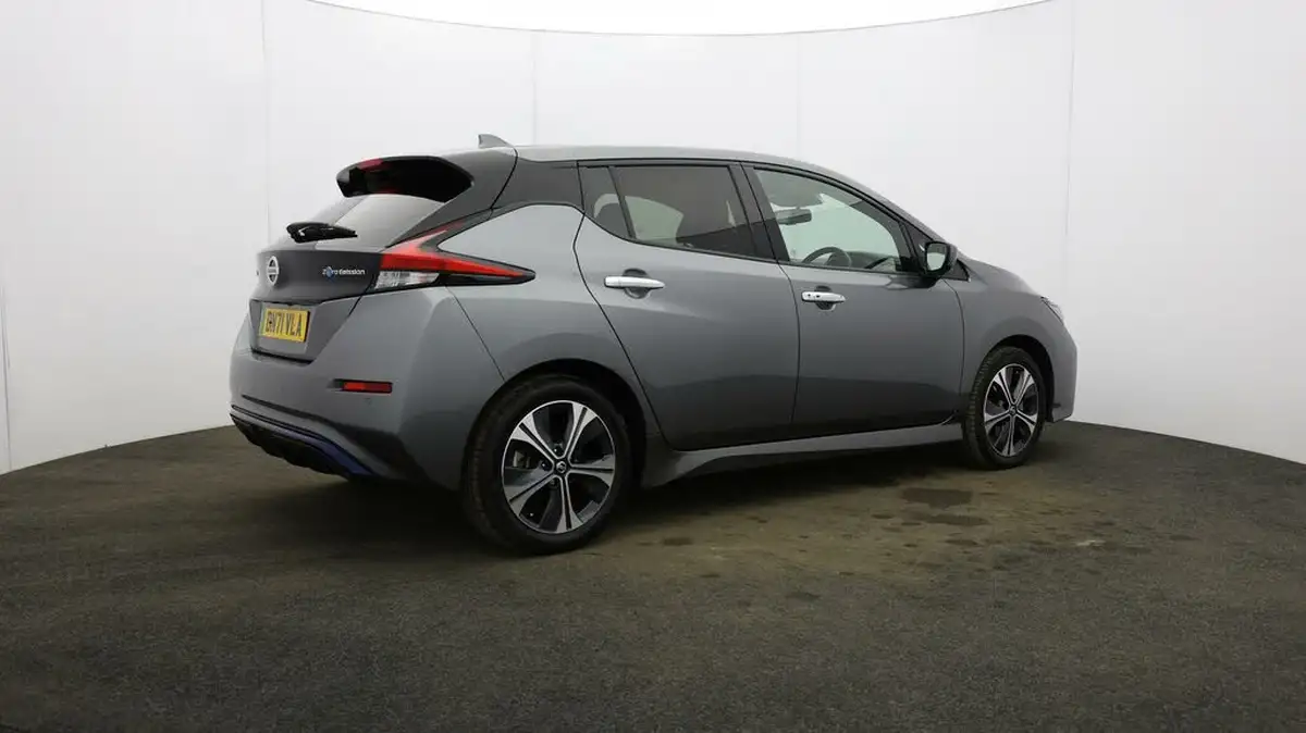 2021-nissan-leaf-e-tekna-big-6