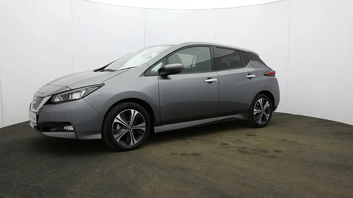 2021-nissan-leaf-e-tekna-big-28