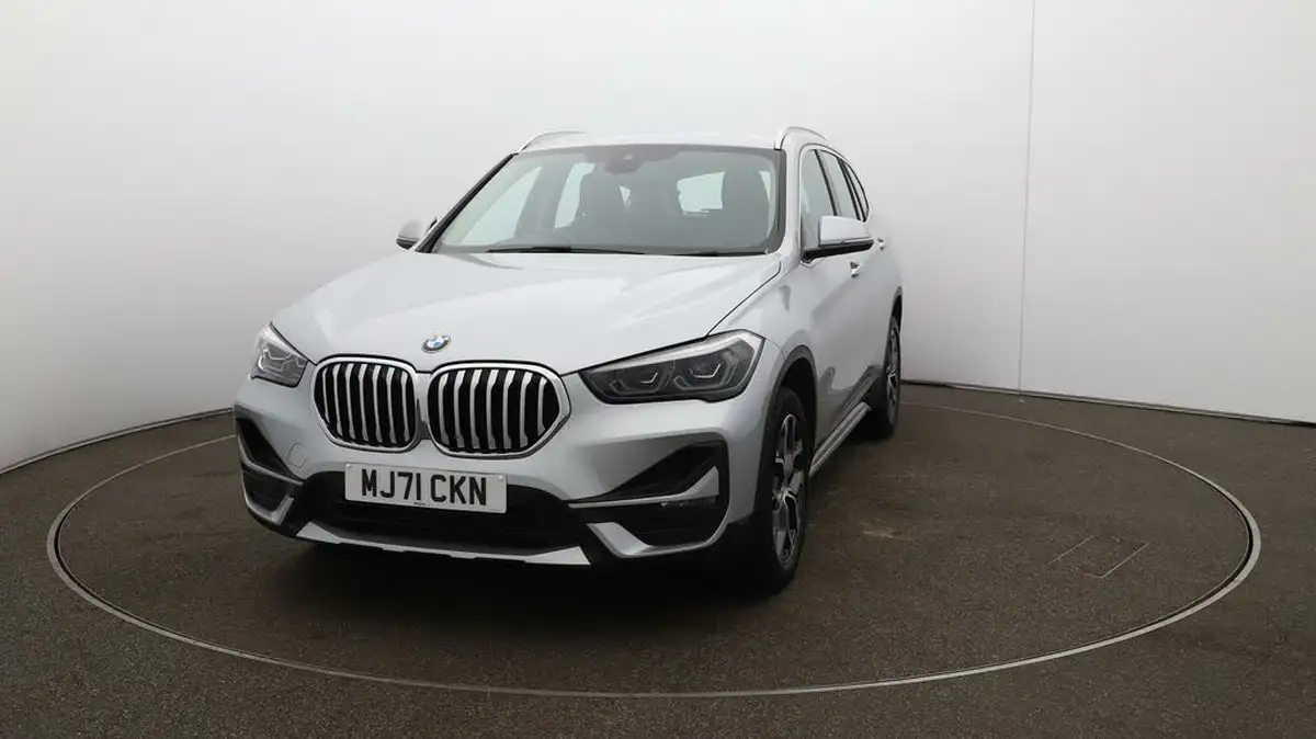 2021-bmw-x1-15-sdrive18i-xline-big-31