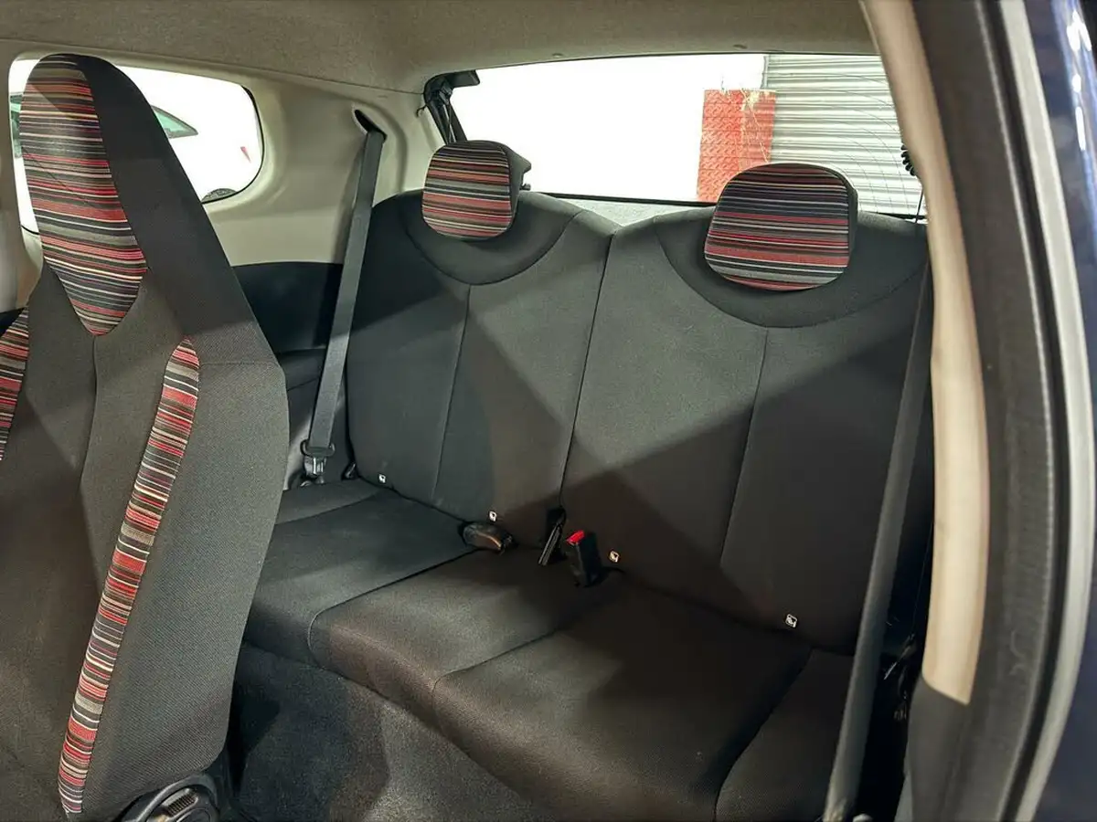 2017-citroen-c1-12-puretech-feel-3d-big-43