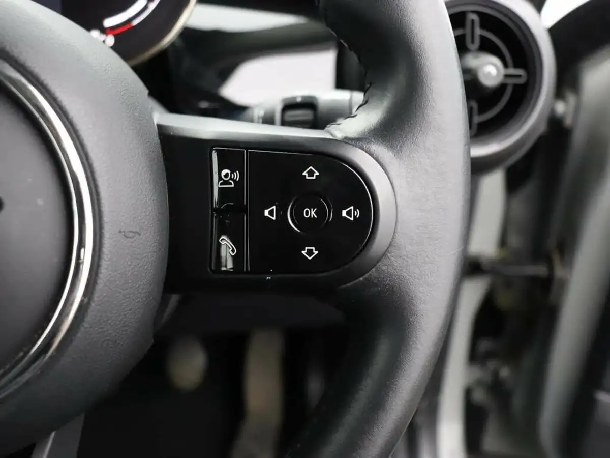 2022-mini-cooper-15-cooper-classic-hatchback-3d-big-22
