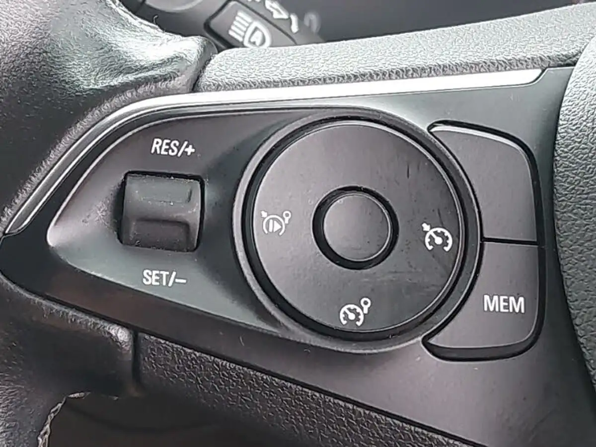 2021-vauxhall-crossland-x-12i-sri-nav-big-16