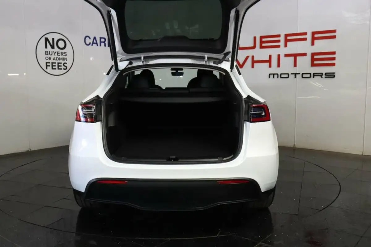 2023-tesla-model-y-e-rwd-big-18