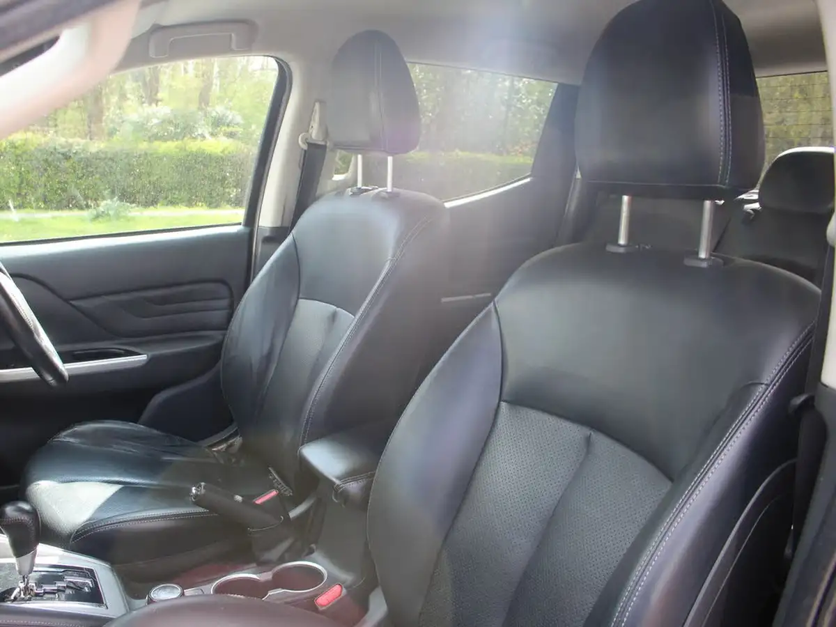 2020-mitsubishi-l200-22di-d-barbarian-auto-big-9