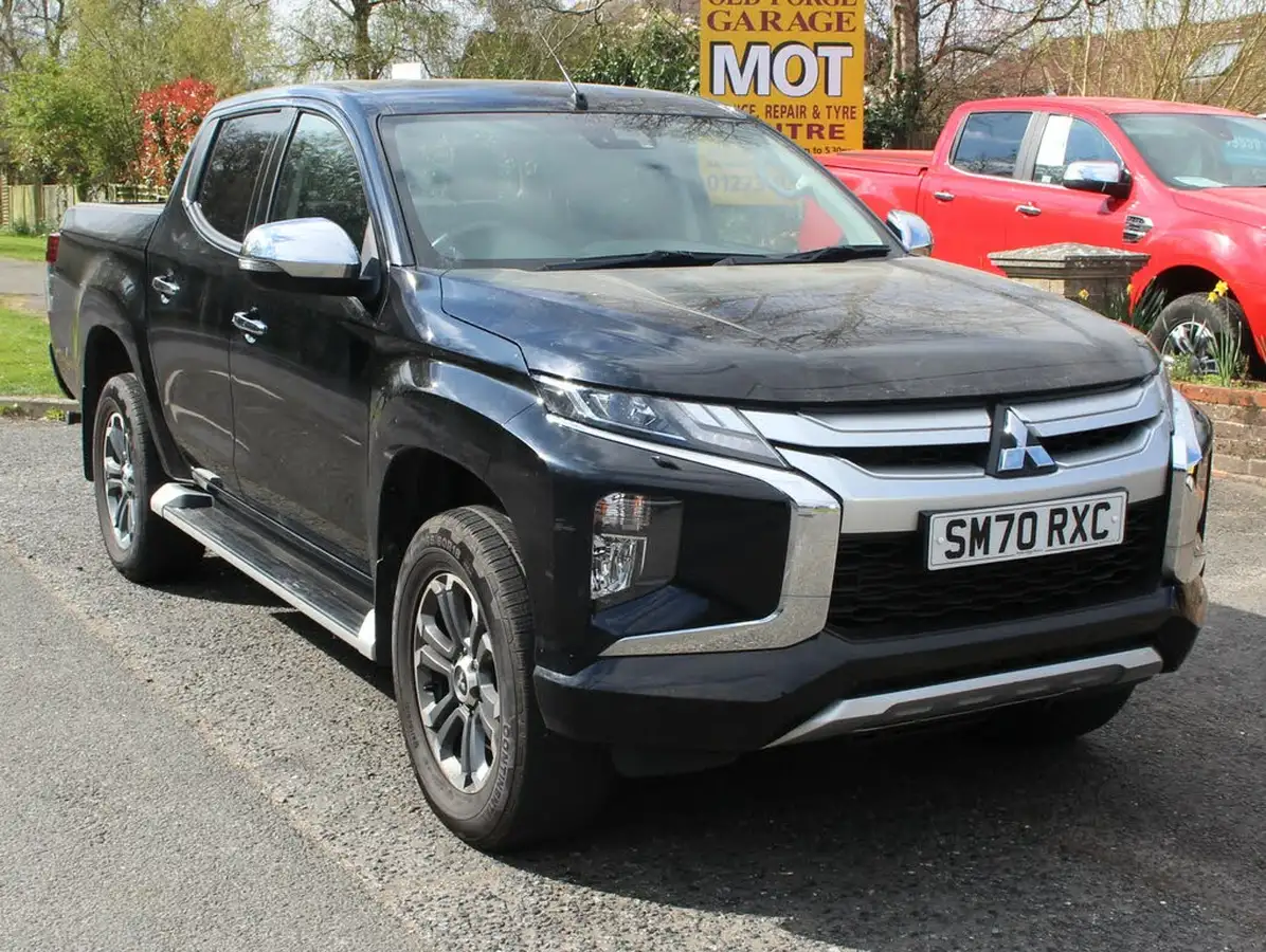 2020-mitsubishi-l200-22di-d-barbarian-auto-big-33