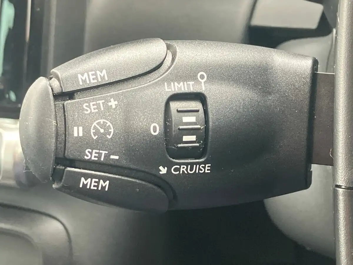 2022-citroen-c3-aircross-12-puretech-shine-110ps-big-34