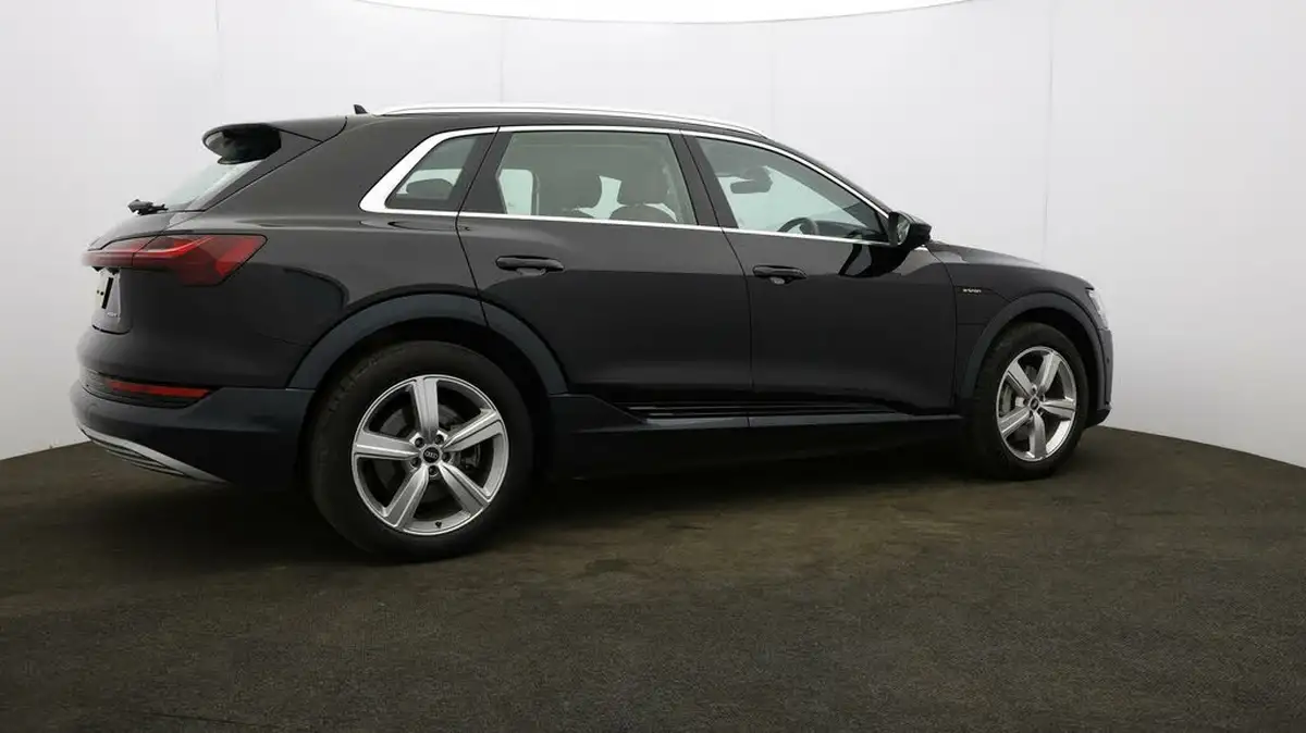 2021-audi-e-tron-50e-technik-station-wagon-big-50