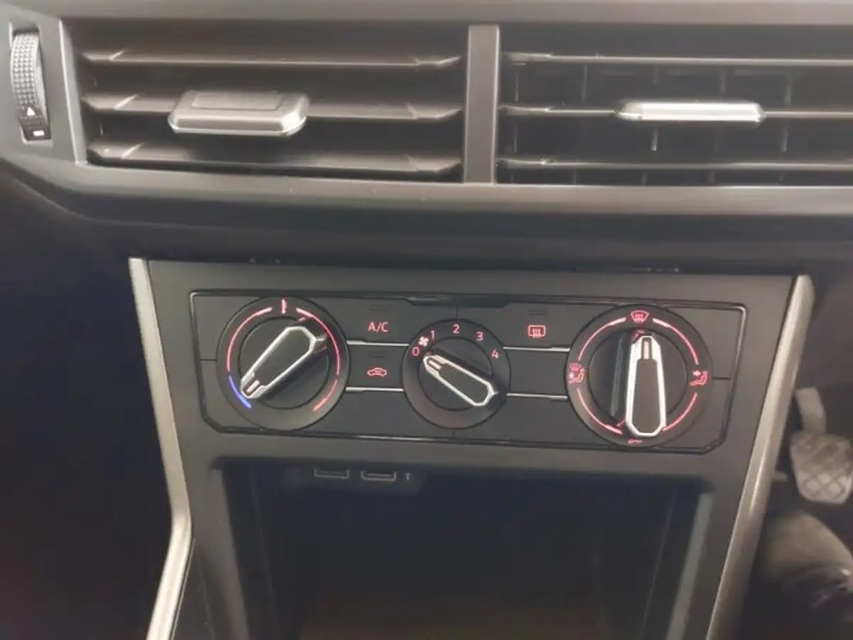 2018-volkswagen-polo-10-se-65ps-big-13