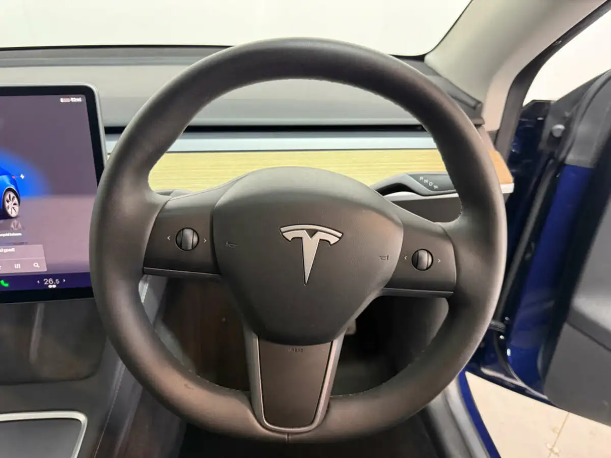 2023-tesla-model-y-e-rwd-big-9
