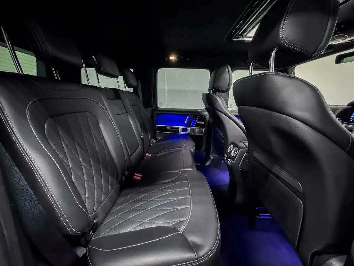 2021-mercedes-benz-g-class-40-g63-amg-big-39