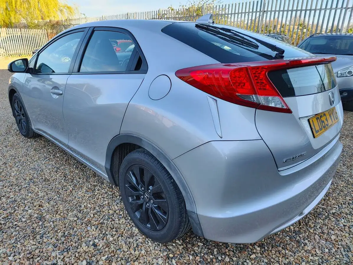 2013-honda-civic-16td-es-big-8