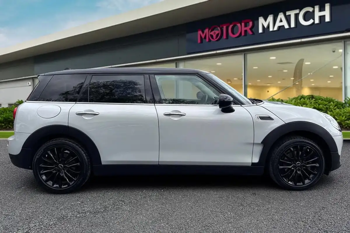 2018-mini-clubman-15-cooper-auto-big-2