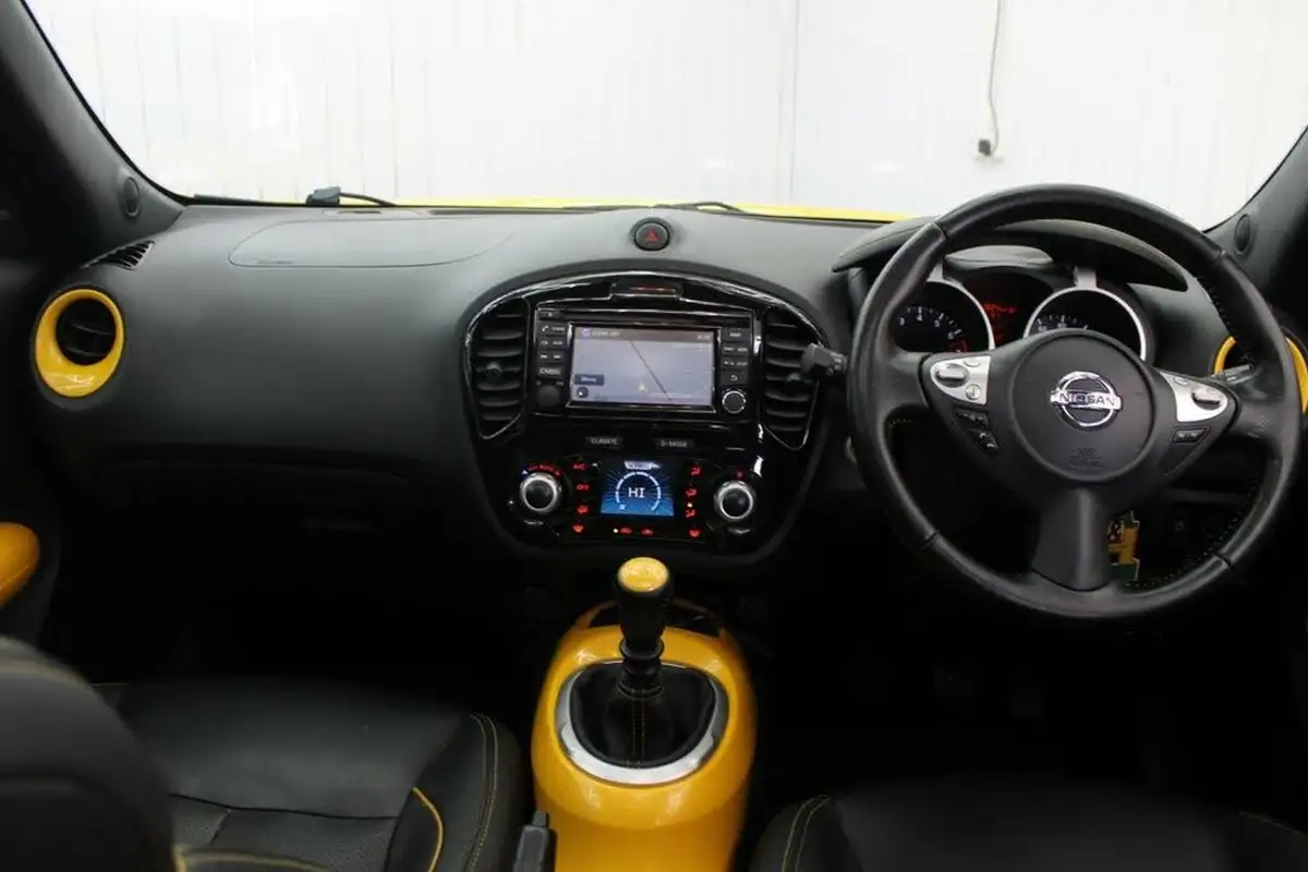 2014-nissan-juke-12-tekna-big-23