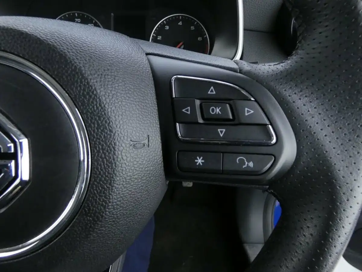 2020-mg-zs-suv-10t-gdi-exclusive-111ps-big-13