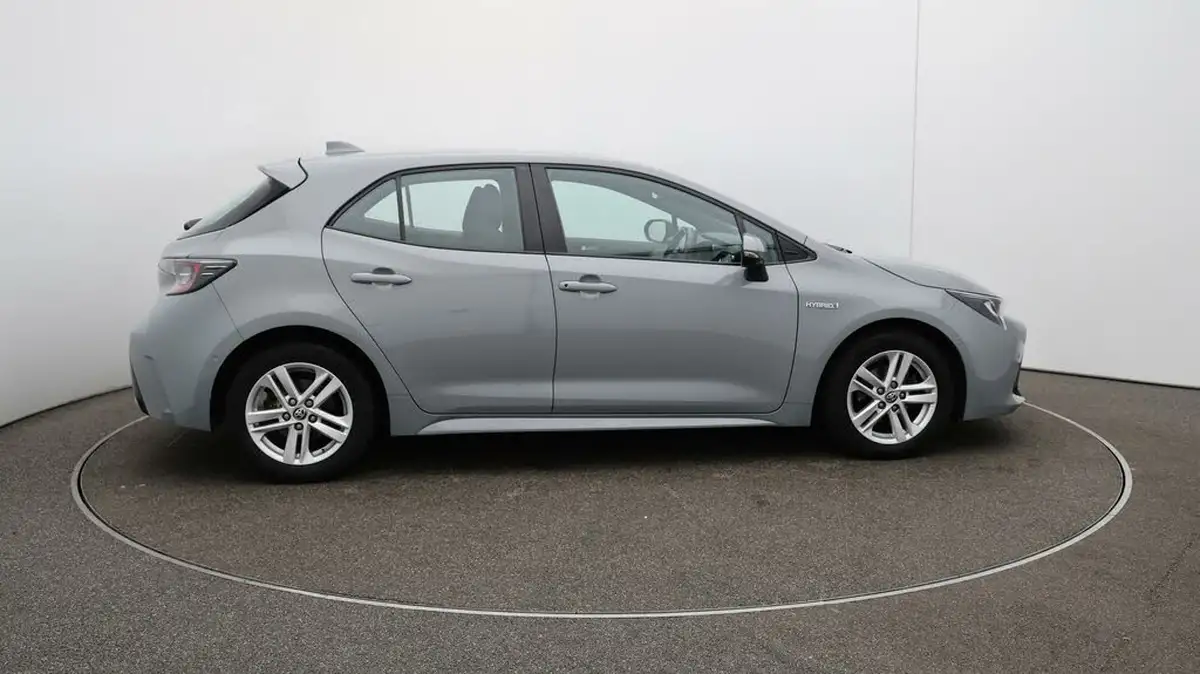 2021-toyota-corolla-18-vvt-i-icon-tech-spare-wheel-hatchback-5d-big-42