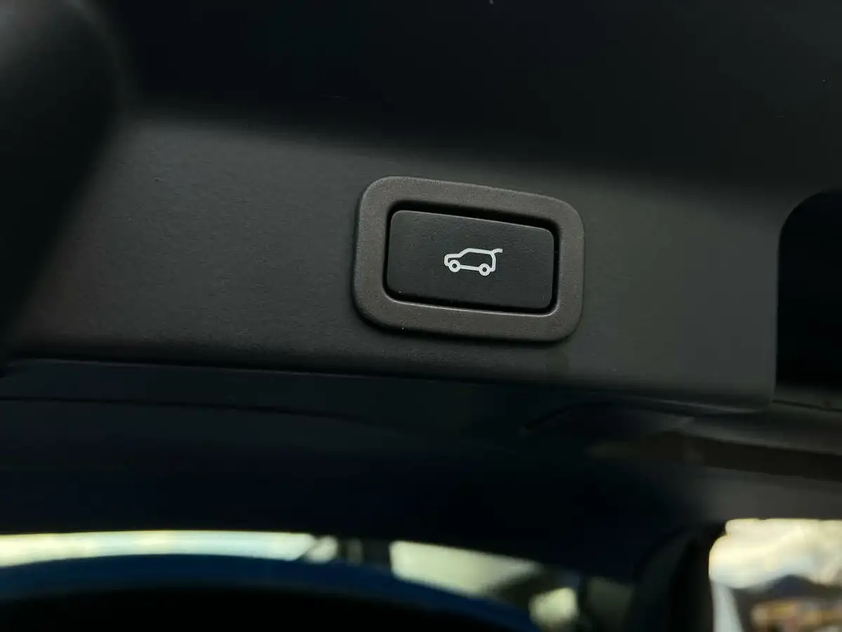 2020-jaguar-f-pace-50-v8-svr-big-76