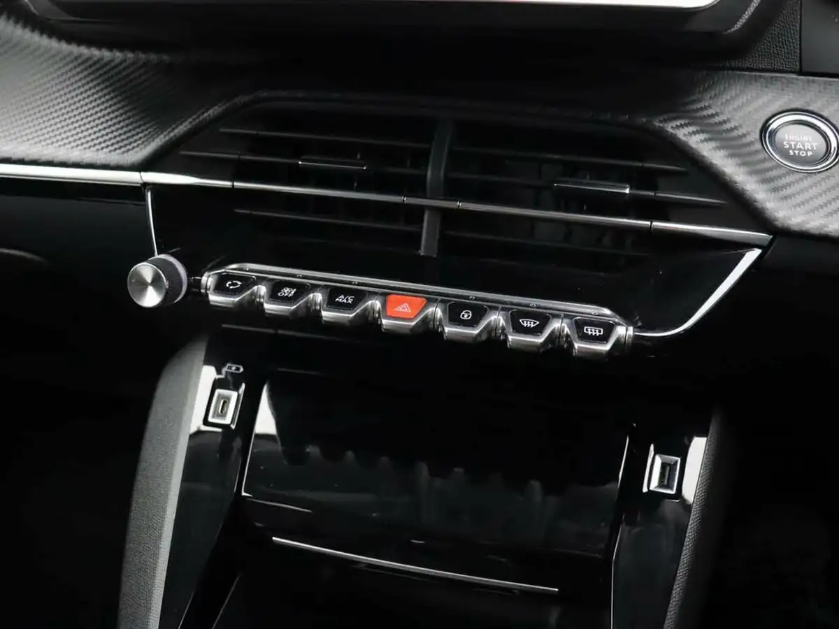 2021-peugeot-2008-suv-12-puretech-allure-100bhp-big-18
