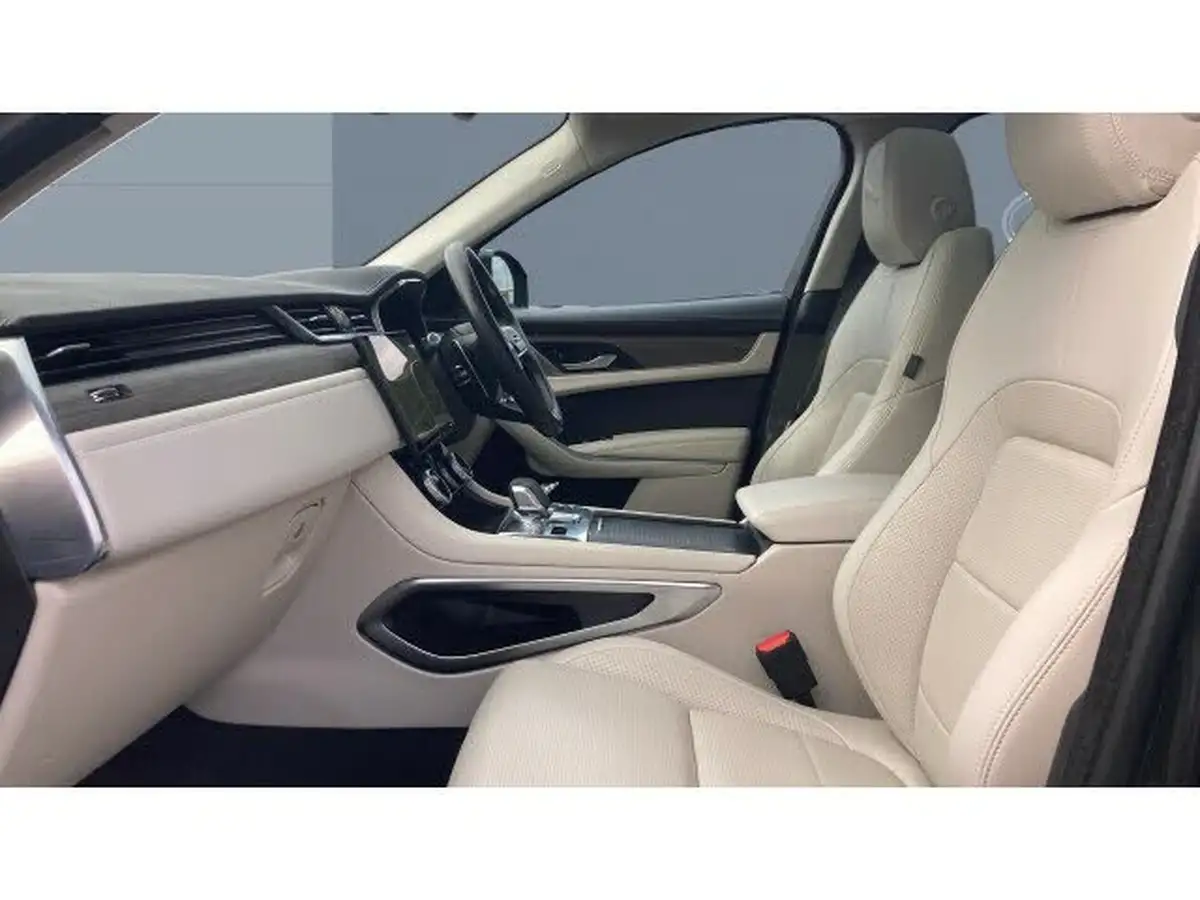 2022-jaguar-f-pace-20-d200-r-dynamic-black-big-2