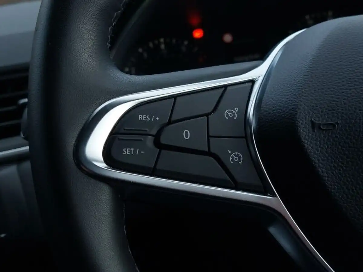 2021-renault-captur-13-tce-iconic-130bhp-big-16