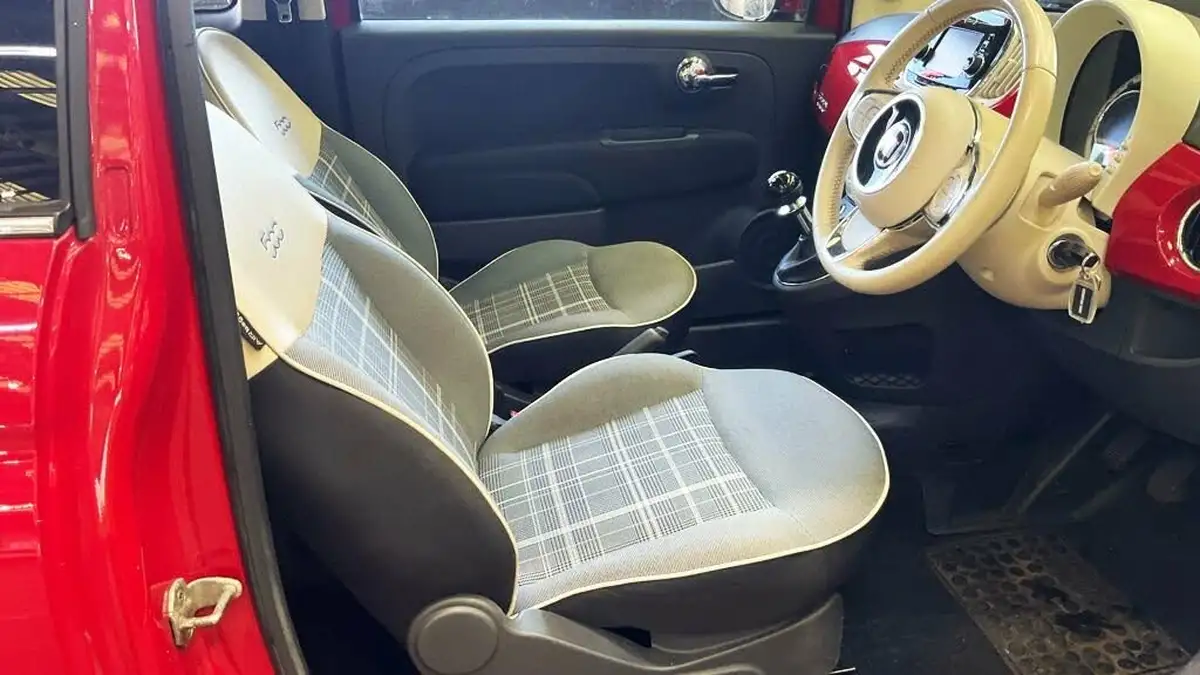 2016-fiat-500-12-lounge-big-9