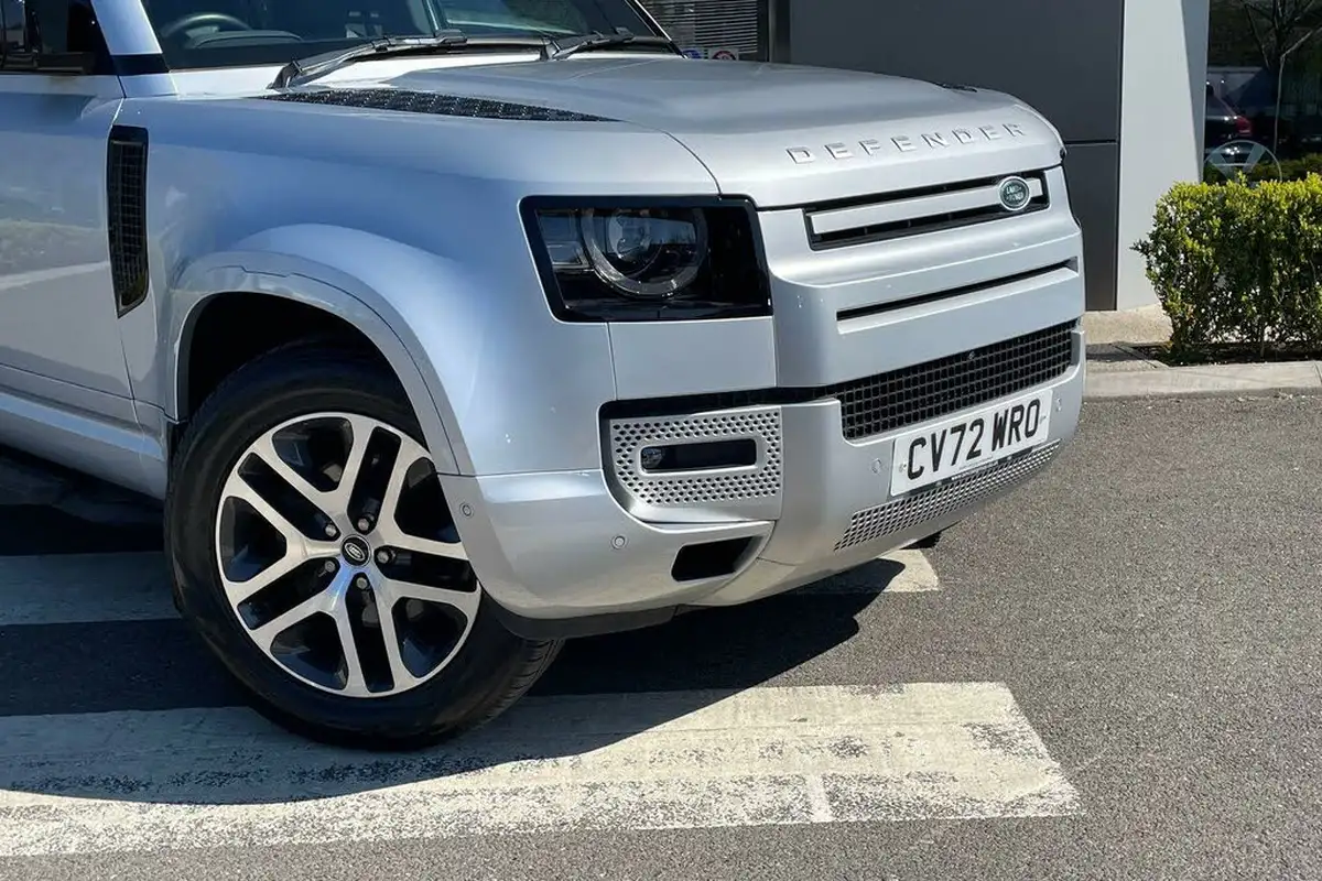 2022-land-rover-110-defender-30-d250-xs-edition-big-30