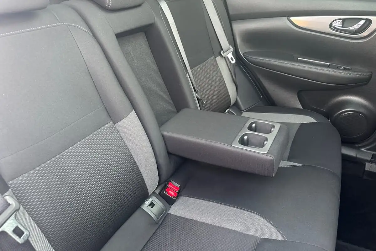 2018-nissan-qashqai-13-dig-t-n-connecta-160ps-big-26